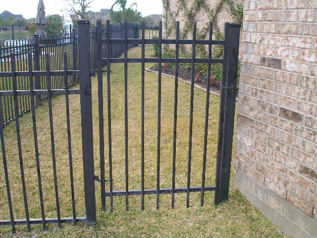 Iron Fencing Style 10