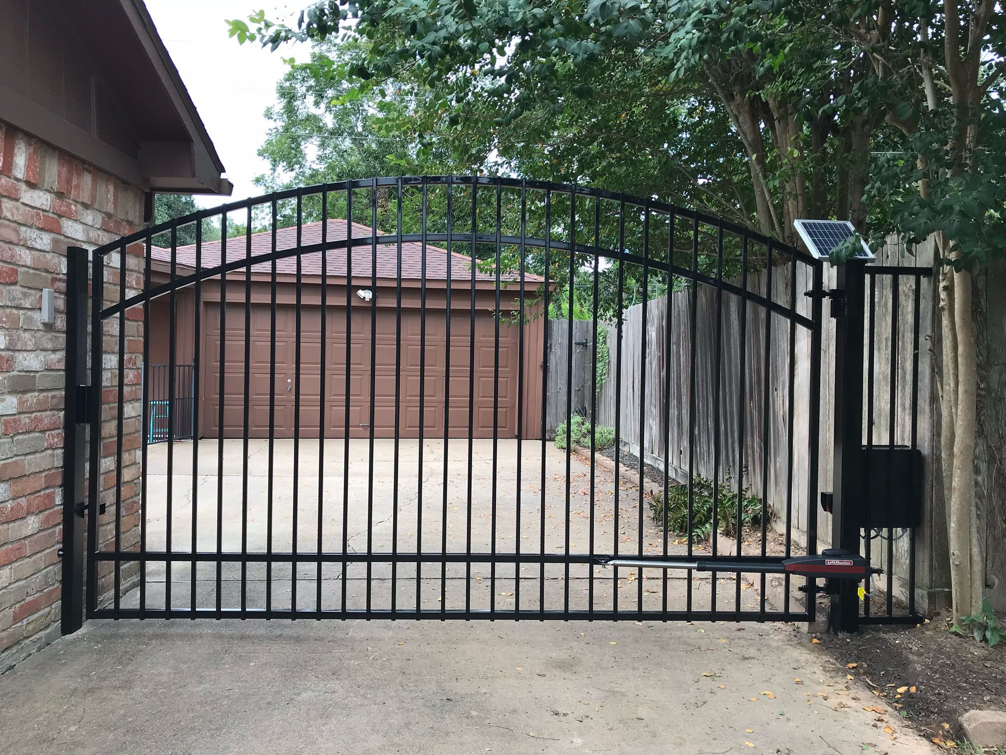 Driveway gate photo 2