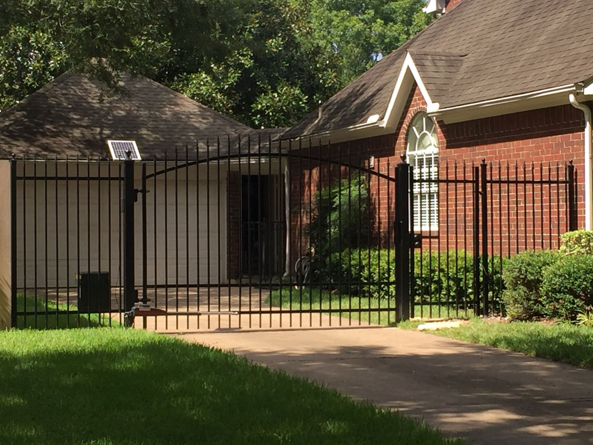 Driveway gate photo 3