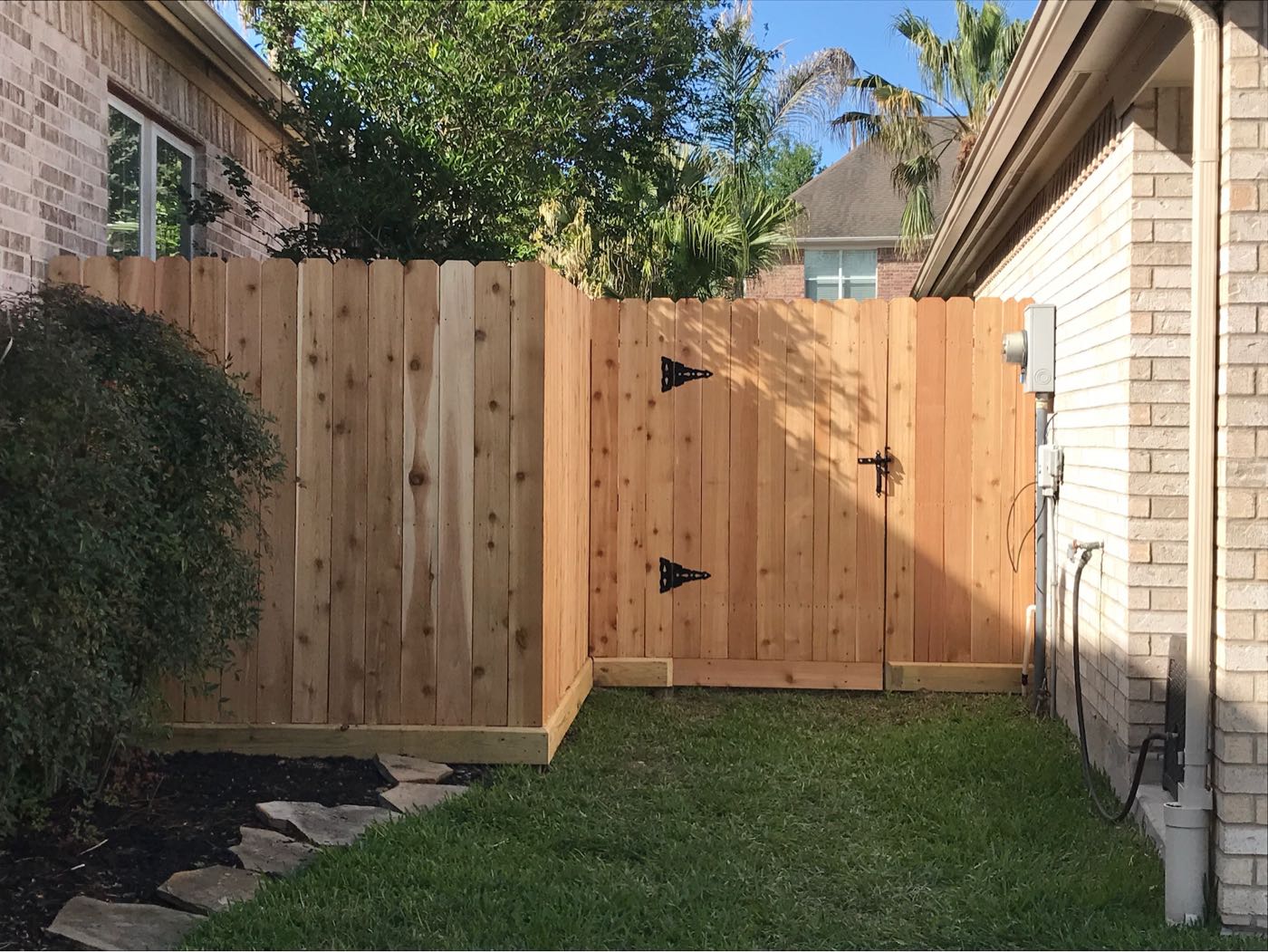 Wood fencing photo 5